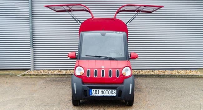 Kolor pojazdu Czerwony ARI 458 Food Truck