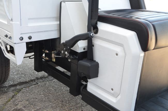 Professional package with reinforced components for B2B use