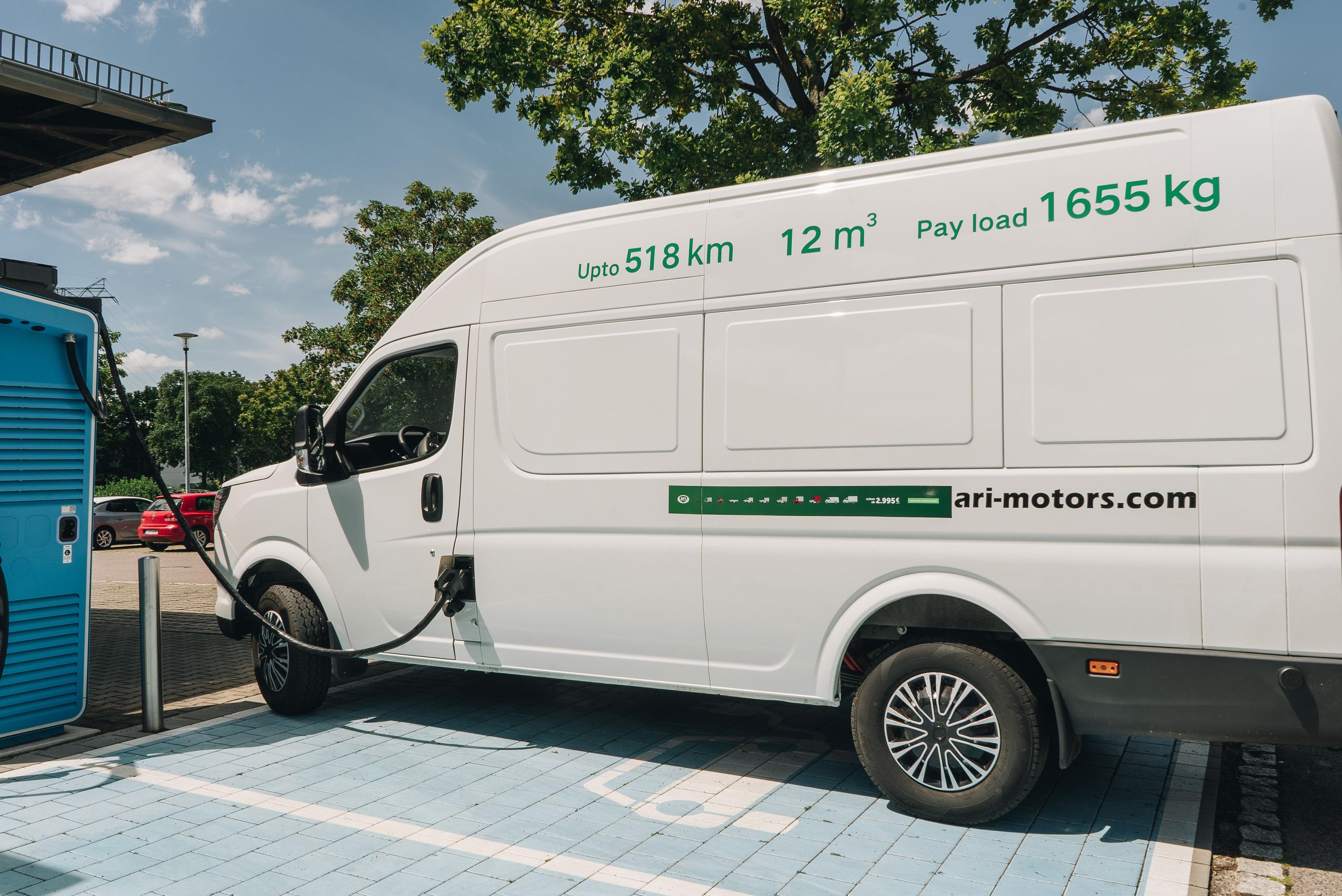 Schnellladen mit dem ARI 1710: Wie praxistauglich ist der E-Transporter?