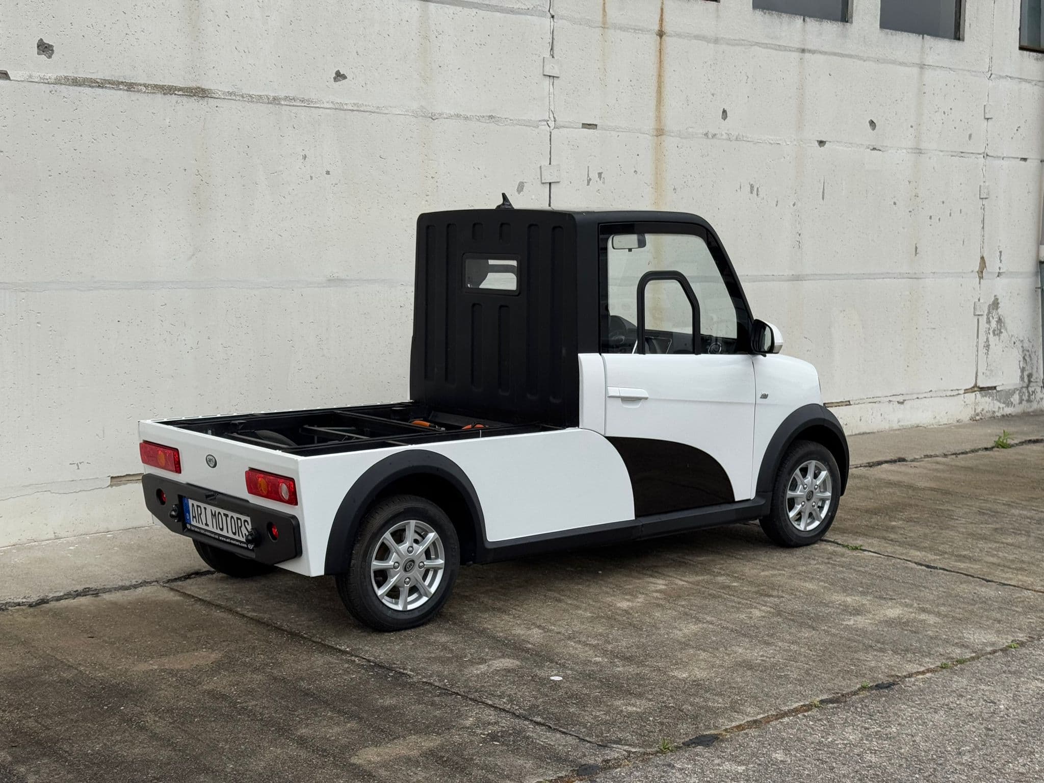 ARI 458 gebraucht kaufen und individuell aufbauen: Ihr modularer Elektrotransporter von ARI Motors