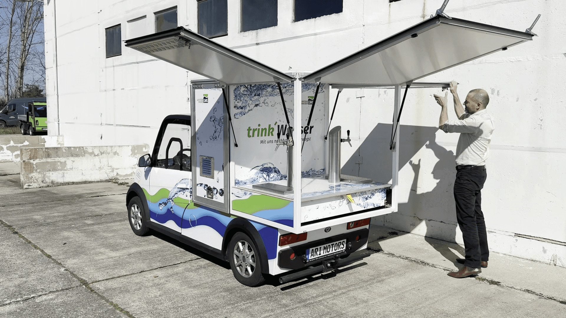 Refreshed on the road with the ARI 458 sales set-up and dispenser - sustainable mobility meets drinking water promotion