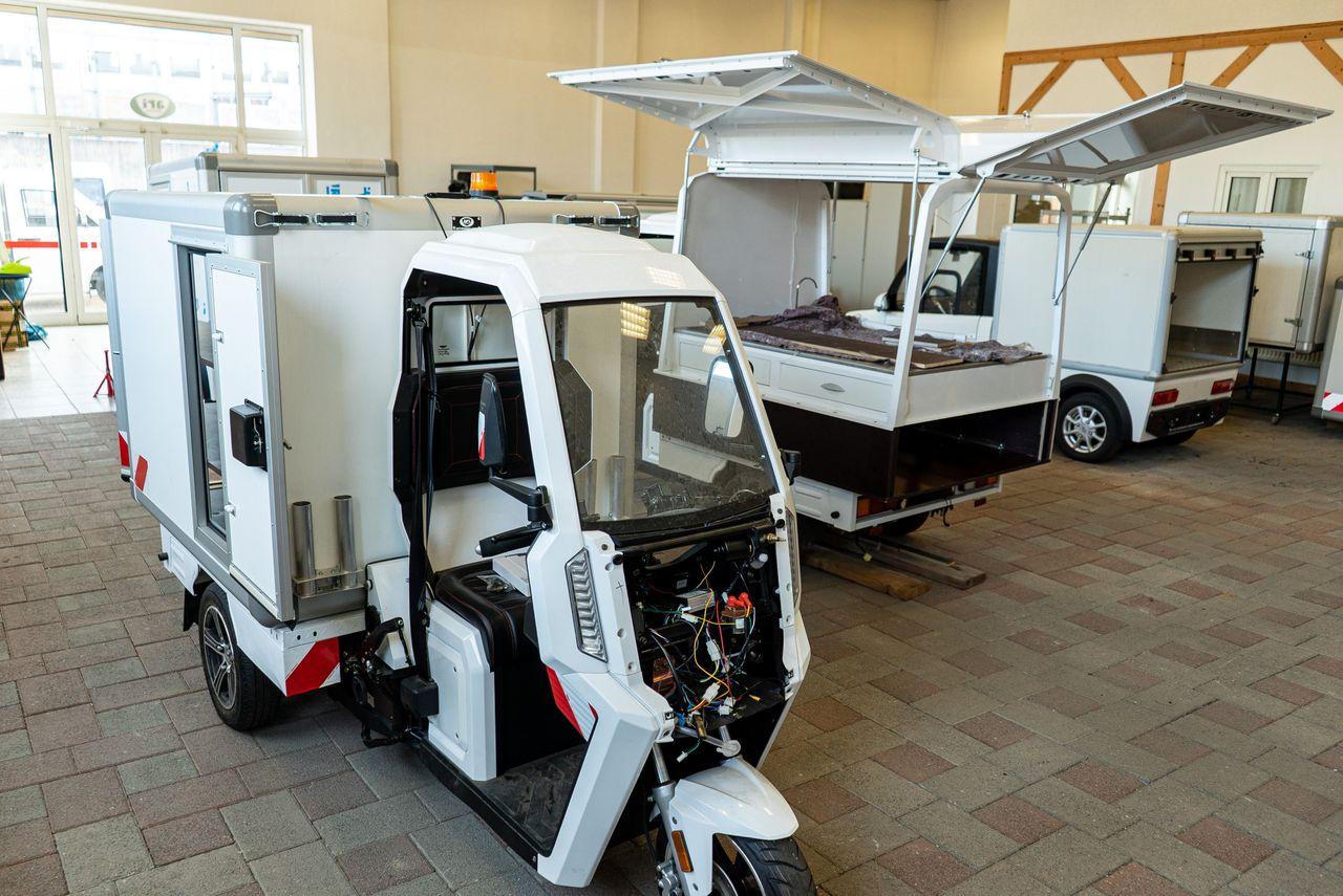 Nie bój się elektromobilności: 5 dochodowych pomysłów na osiągnięcie stabilnych przychodów z serwisu samochodowego przyszłościowego pojazdu.