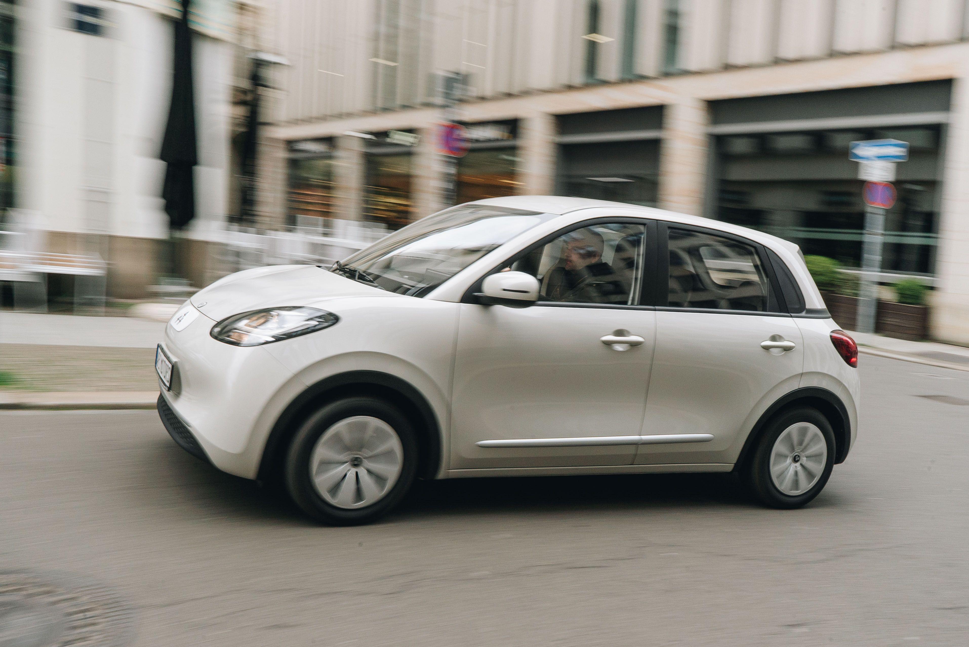 ADAC Umfrage zeigt: Elektroautos überzeugen beim Fahren