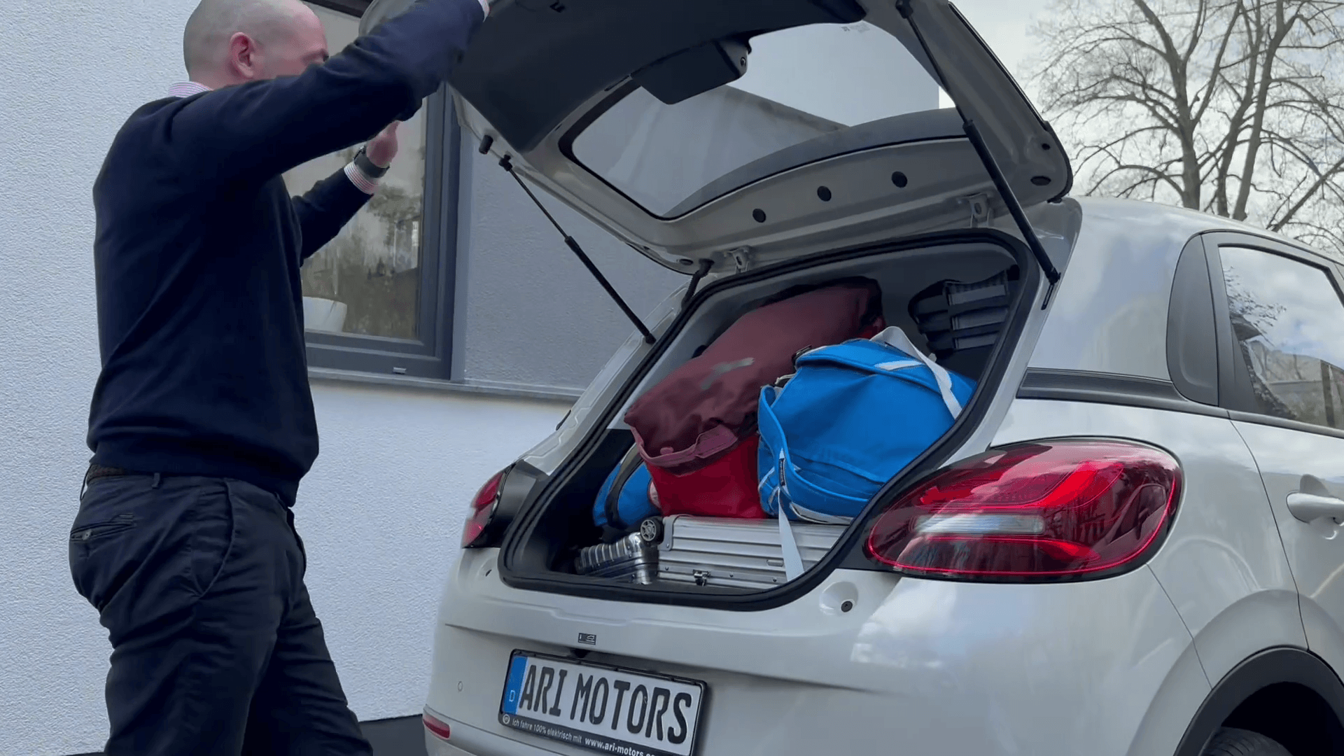 Kleines Auto, großer Kofferraum – der ARI Poly überrascht im Praxistest