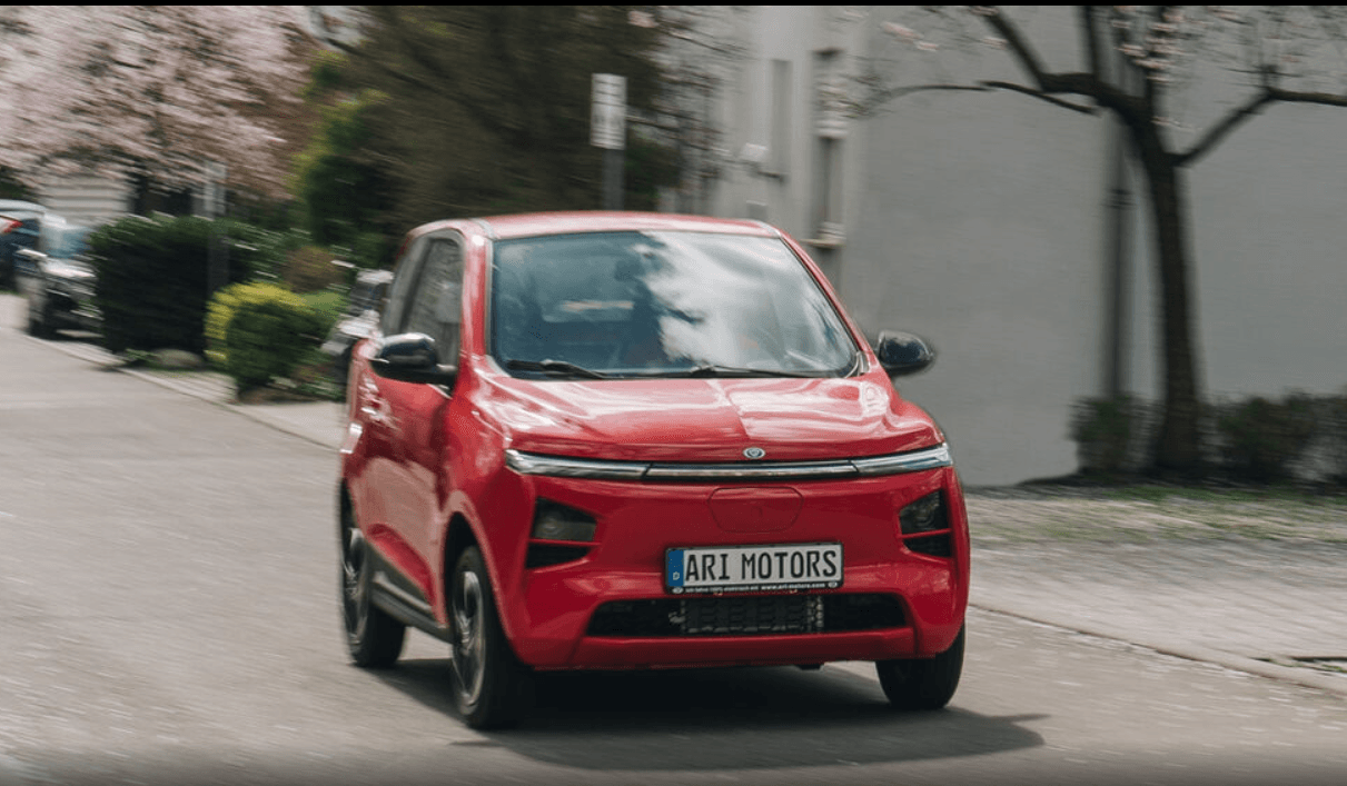 Kfz-Betrieb Vogel informuje o elektrycznym samochodzie miejskim "ARI 902" dla klientów biznesowych