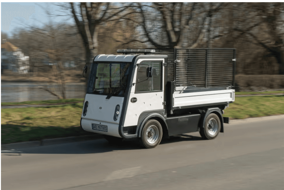 BI_Medien über die kompakte Ameise für den GaLaBau