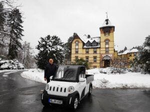 ARI 458 Pritsche als erstes Elektroauto im Fuhrpark der Klinik Hohe Mark