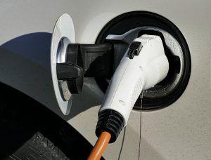 ¿Qué ayudas hay en España para comprar un vehículo eléctrico ARI?